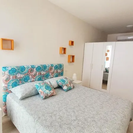 Flora Marina E Oasi Marina - Fronte Mare アパート ポルト・サン・ジョルジョ